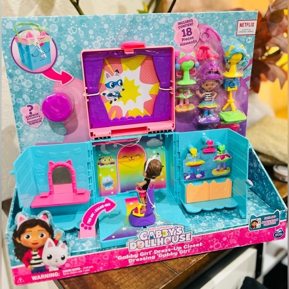 Gabby’s Dollhouse, Rainbow Closet Portable Playset with a Gabby Doll